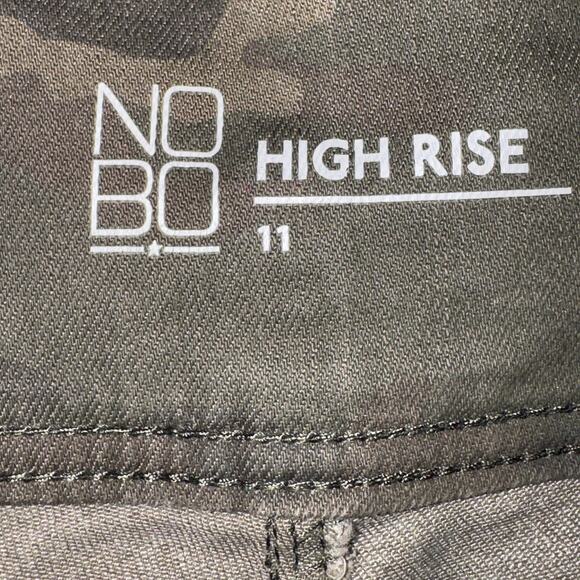 No Boundaries camouflage high rise shorts women’s size 11 - Picture 7 of 9